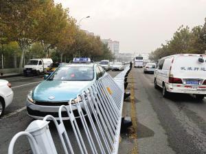 吃瓜护栏视频,揭秘网络热议背后的真相